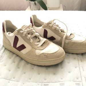 Veja Womens Sneakers Size 8 US